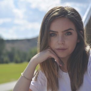 Meet your Posher, Ava